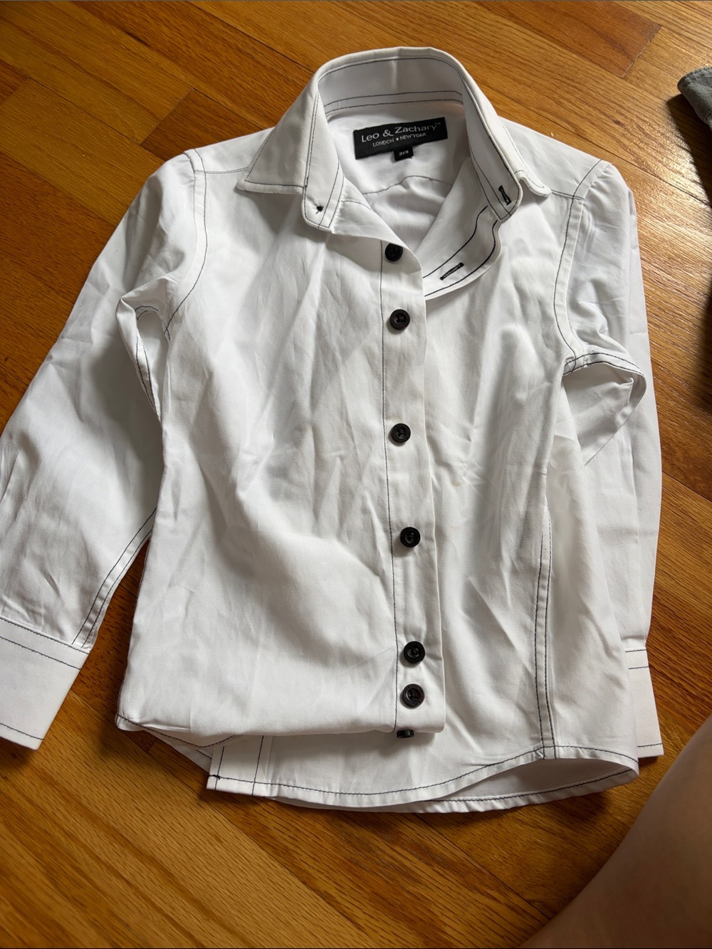 Boys button down white shirt with black buttons size 2/3